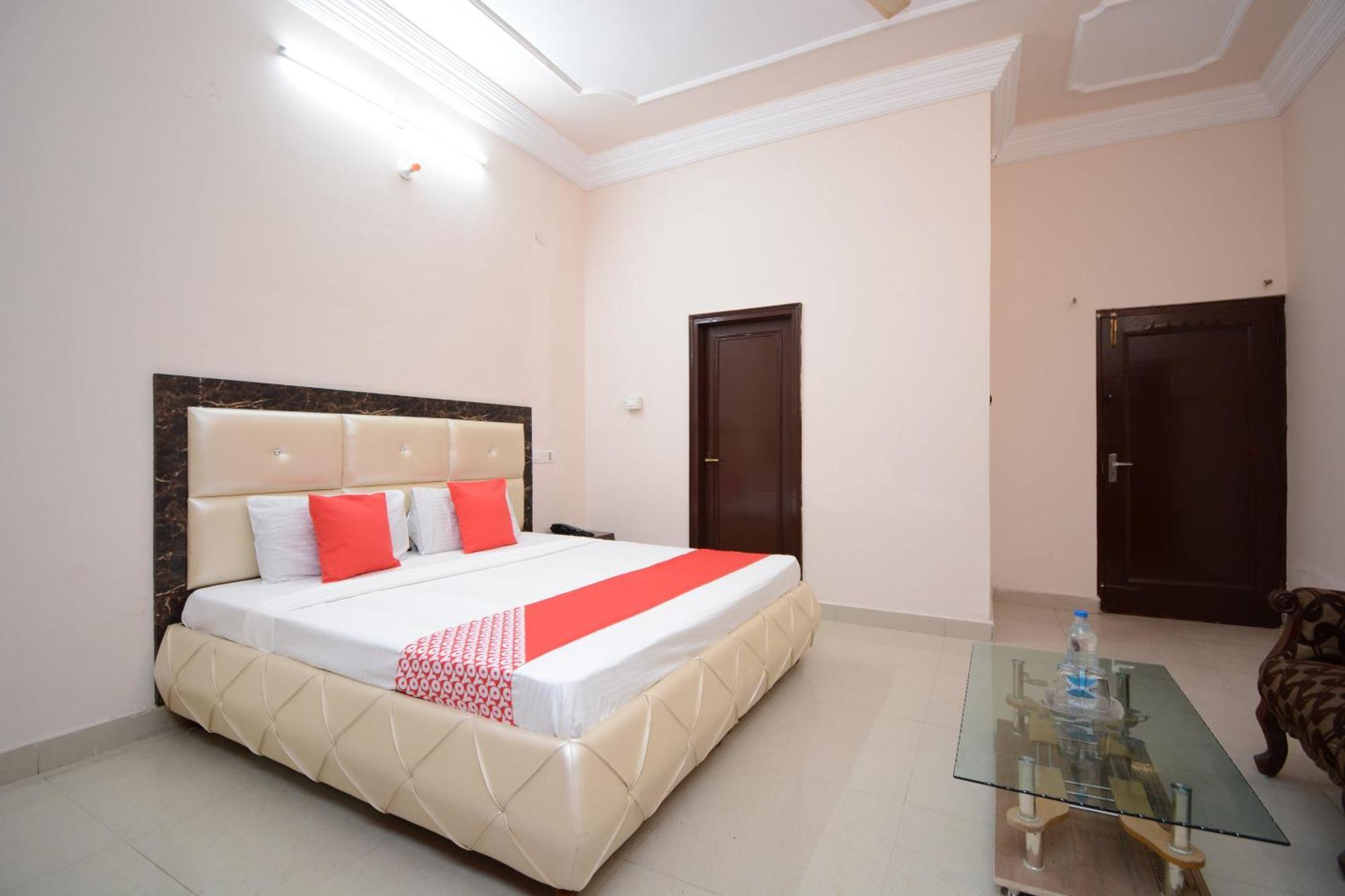 Hotel Asia Palace Pathankot Exterior photo